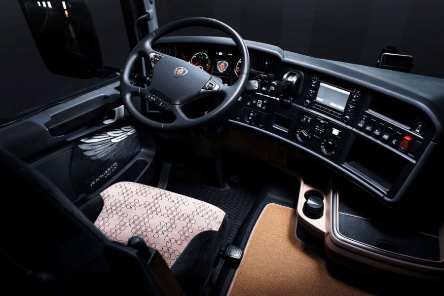 Торпедо Scania R410 4x2 Black Griffin 2018 года  (фото 4 из 5)
